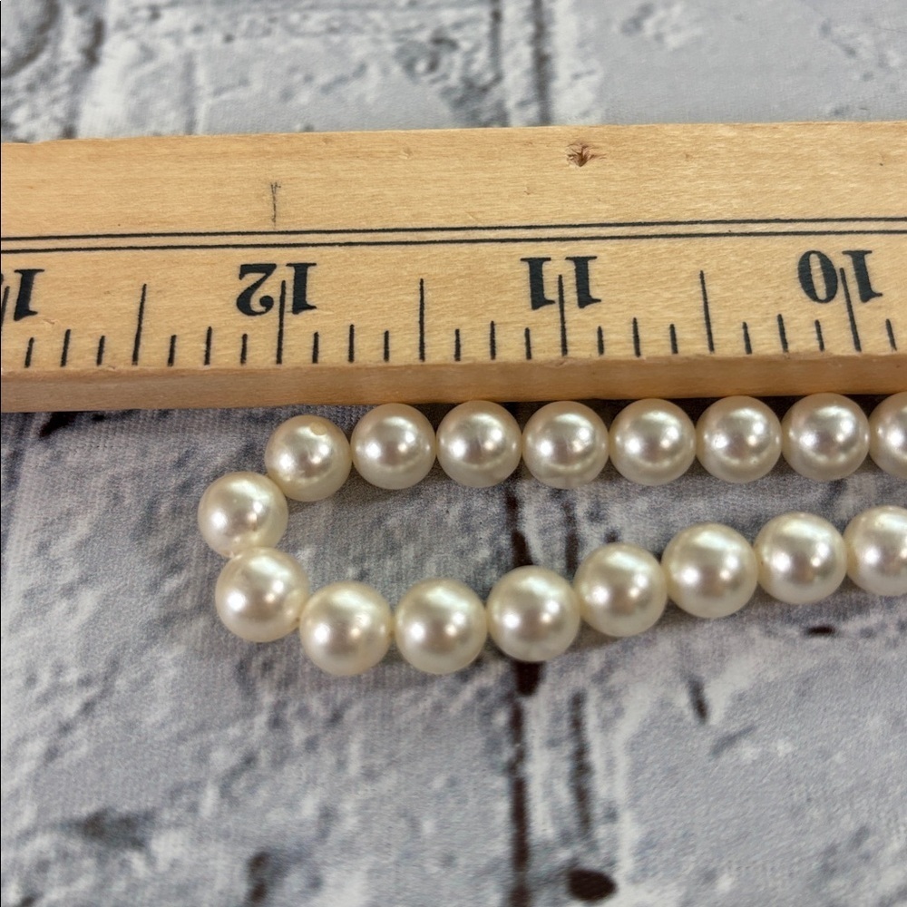 Sarah Coventry Faux Pearl Vintage 24 inch Necklace - Picture 9 of 9